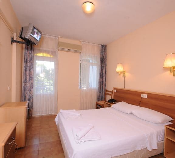 STANDARD LAND VIEW ROOM Camerele