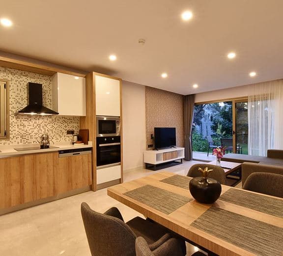 TWO BEDROOM APARTMENT-GARDEN OR POOL VIEW Camerele