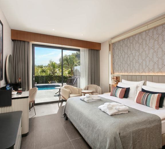 FAMILY SWIM UP ROOM GARDEN VIEW Camerele