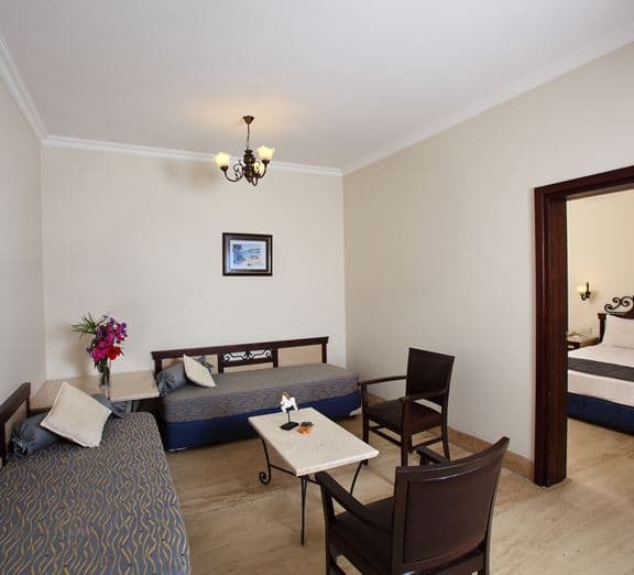 FAMILY ROOM Camerele