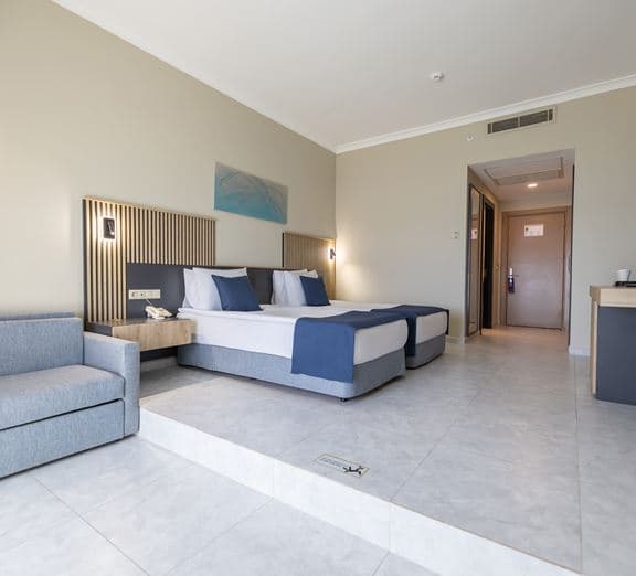 CLUB STANDARD LAND VIEW ROOM Camerele