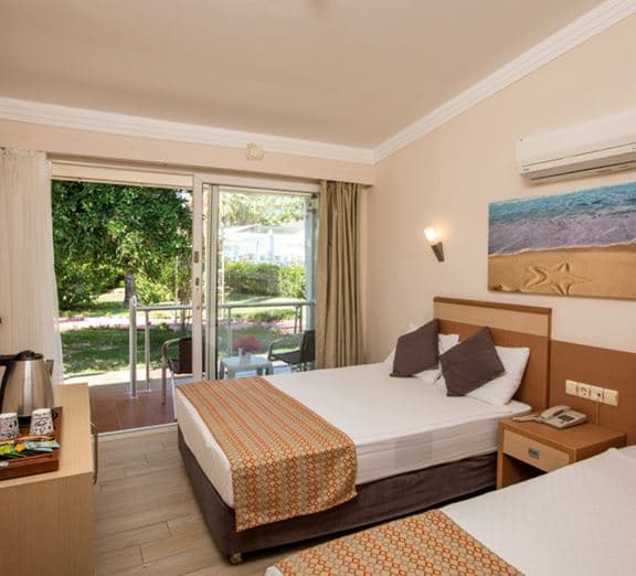 Garden Room Camerele