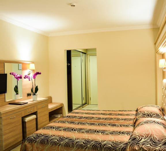 STANDARD ROOM LAND VIEW Camerele