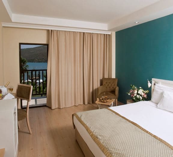 STANDARD ROOM SIDE SEA VIEW Camerele