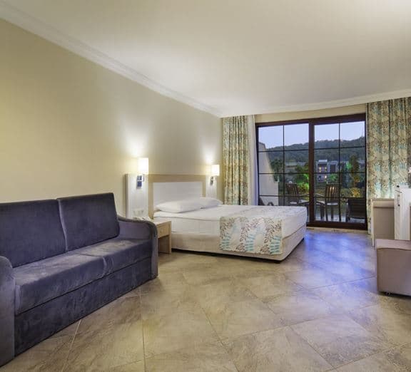 LARGE ROOM LAND VIEW Camerele