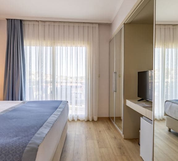 SUPERIOR ROOM LANDVIEW WITH BALCONY Camerele