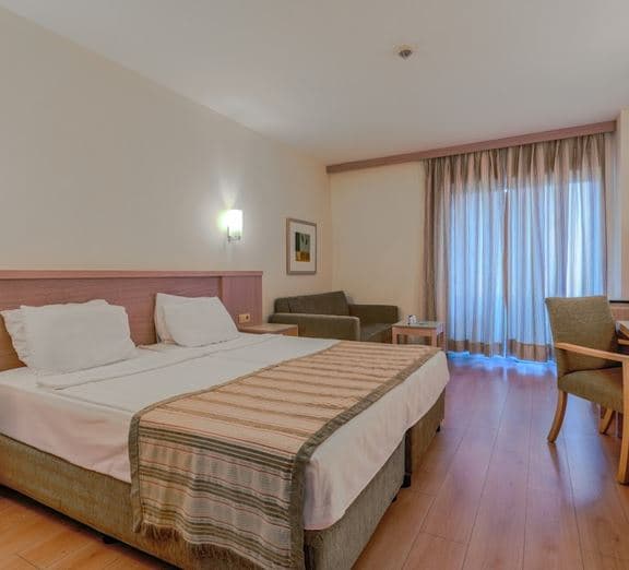 STANDARD ROOM SIDE SEA VIEW WITH BALCONY Camerele