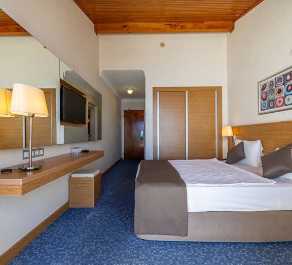 BEST PRICE ROOM LAND VİEW Camerele