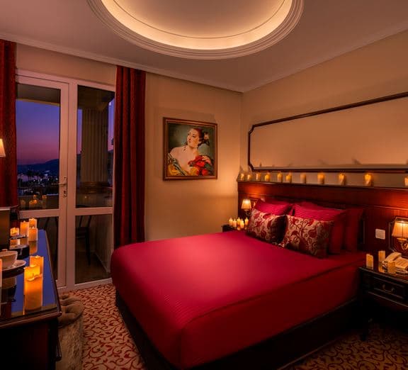 ROOM ANTIQUE Camerele