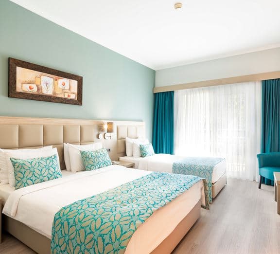 DOUBLE ROOM WITH BALCONY ADULT ONLY (FROM 13 YEARS) Camerele