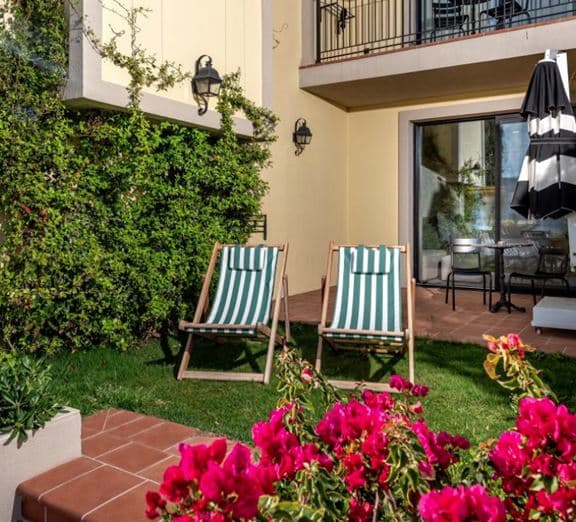 DELUXE GARDEN SEA VIEW ROOM Camerele