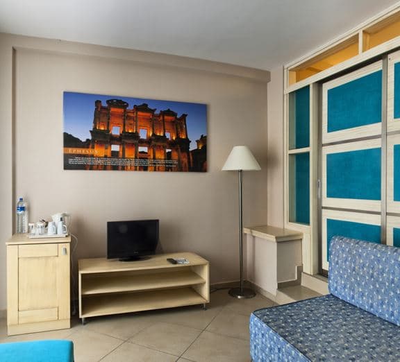 FAMILY LAND VIEW 2 BEDROOMS_SLIDING DOOR WITH BALCONY OR TERRACE Camerele