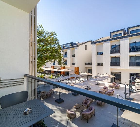 DELUXE ROOM LAND VIEW Camerele