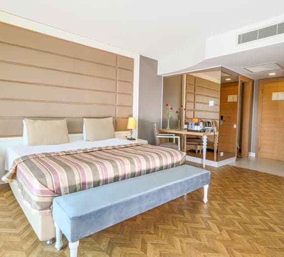 JACUZZI SUITE ROOM Camerele