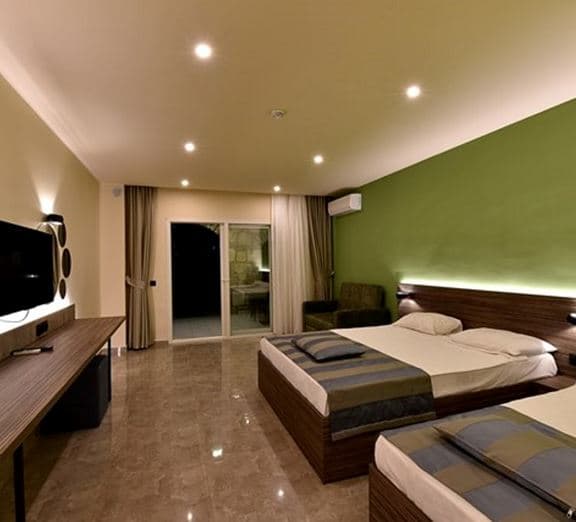 LARGE ROOM Camerele