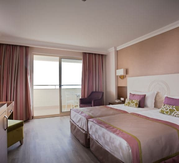 ANEX ROOM WITH BALCONY Camerele