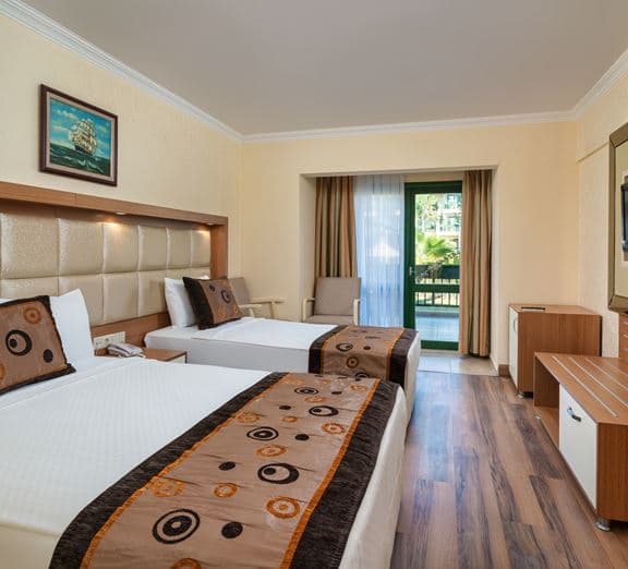 STANDARD WITH BALCONY ROOM Camerele