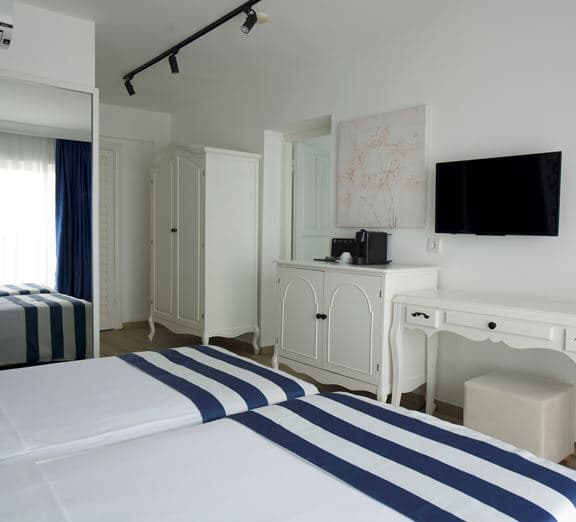CLUB FAMILY ROOM Camerele