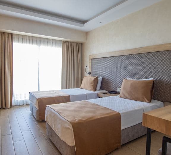 STANDARD ROOM LAND VIEW Camerele