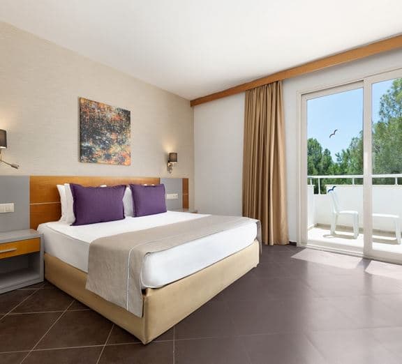 CLUB ROOM LAND VIEW Camerele