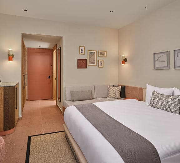 STANDARD MAIN BUILDING ROOM Camerele