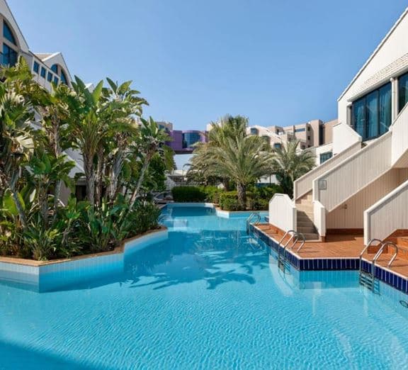 Lake Suite Pool Access Room Camerele