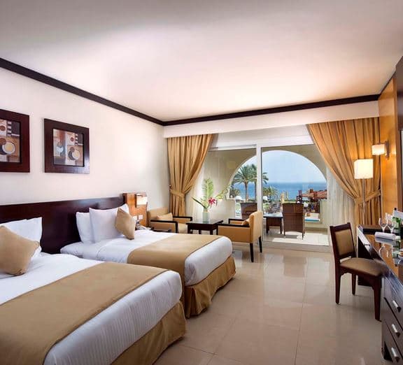 DELUXE ROOM POOL /SEA SIDE ROOM Camerele