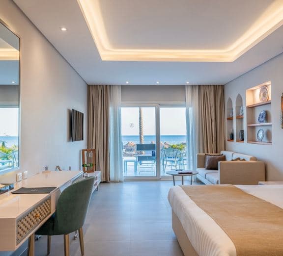 Junior Swim-Up Suite Garden / Pool / Partial Sea / Sea View / Sea Front Camerele