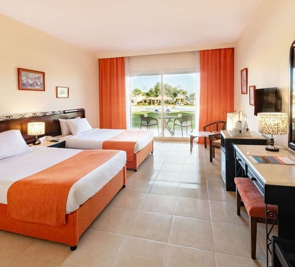STANDARD POOL VIEW ROOM Camerele