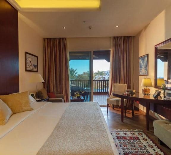 Savoy Room Camerele