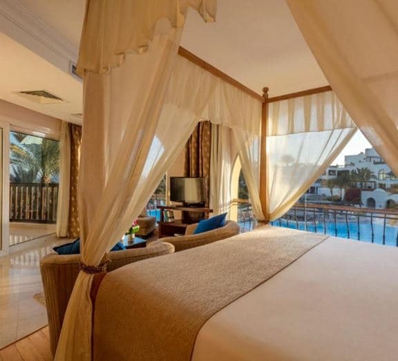 Royal Savoy Suite Camerele