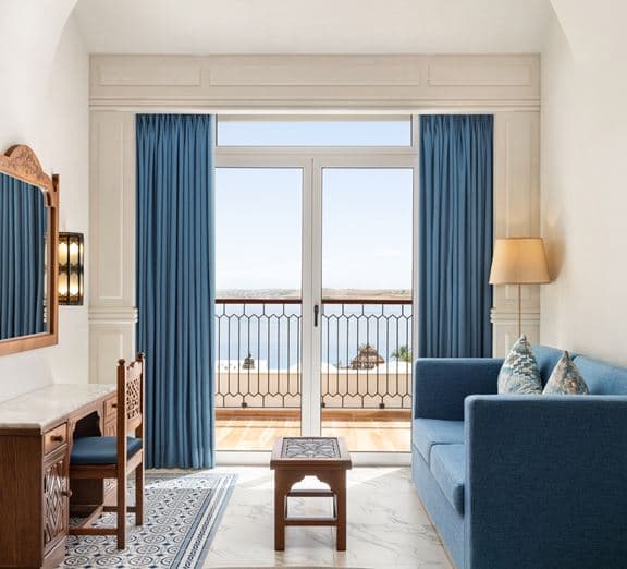 Superior Side Sea View Room Camerele