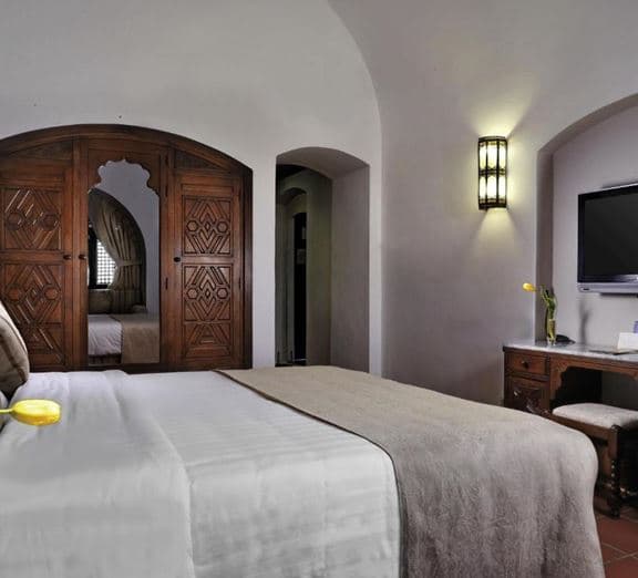 Classic Partial Sea View Room Camerele