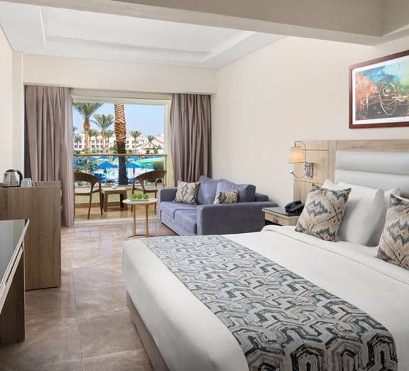 ROOM STANDARD POOL VIEW Camerele