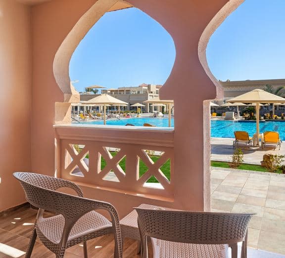 ROOM STANDARD POOL VIEW Camerele
