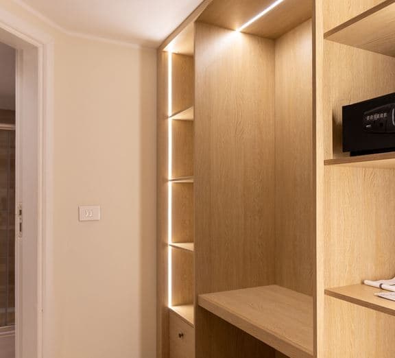 ELITE SUITE WEST BAY +16 Camerele
