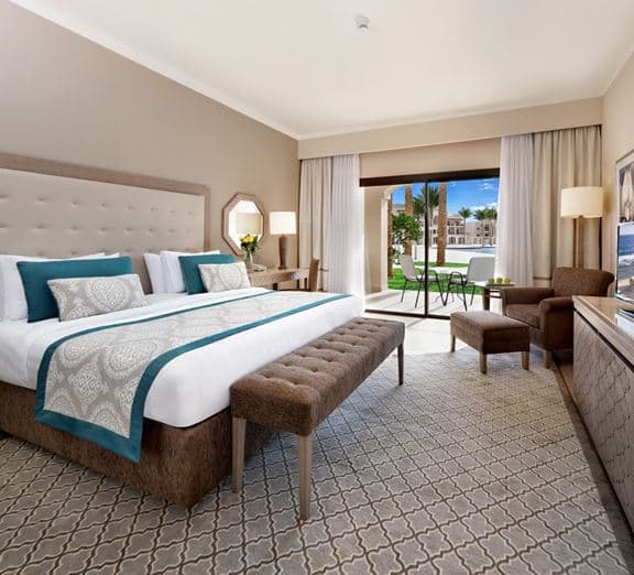 FAMILY DELUXE ROOM POOL VIEW Camerele