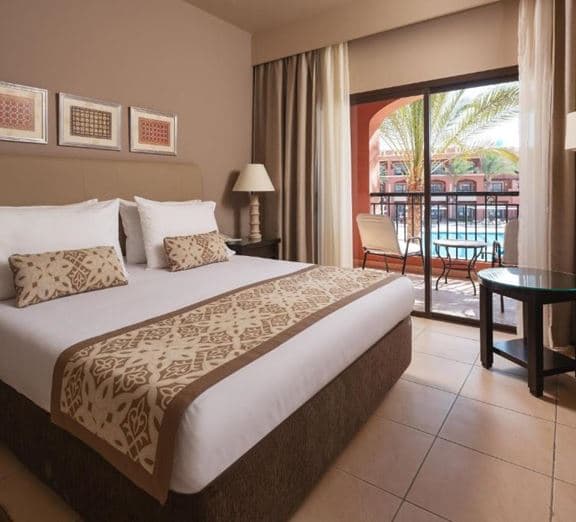 Family, Queen Bed, Garden or Pool View Camerele