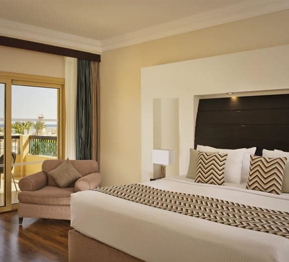 SUPERIOR ROOM POOL OR SEA VIEW Camerele
