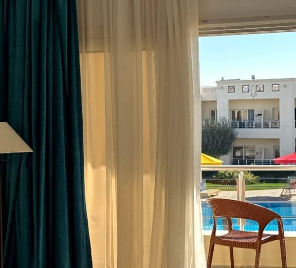 JUNIOR SUITE POOL VIEW OR SIDE SEA VIEW Camerele