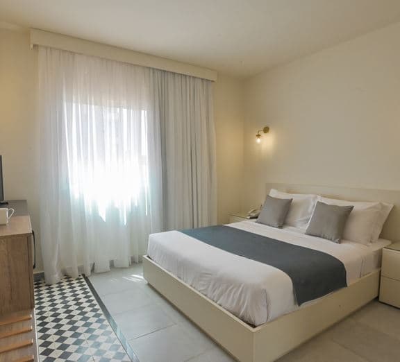 STANDARD ROOM BACK VIEW Camerele