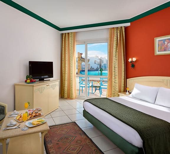 Pool View Room Camerele
