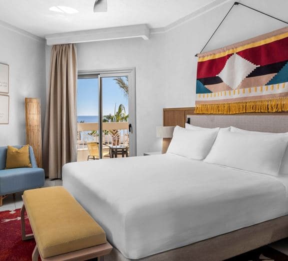 Beachside Grand Premium Room Garden or Pool View Camerele