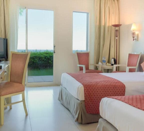 Beach Front Room Camerele
