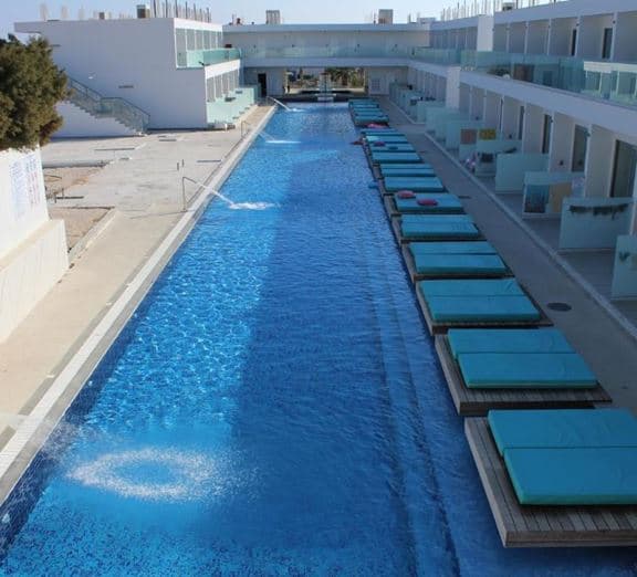 SWIM UP ROOM Camerele