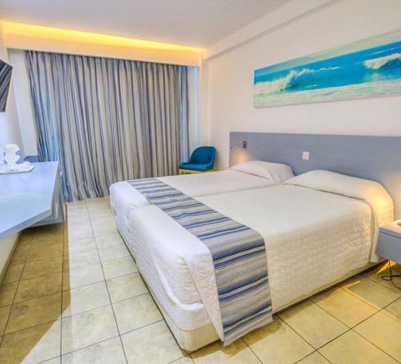 SUPERIOR ROOM (LATERALSEAVIEW, BALCONY) Camerele