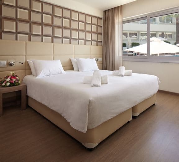 LUXURY FAMILYROOM (BALCONY) Camerele