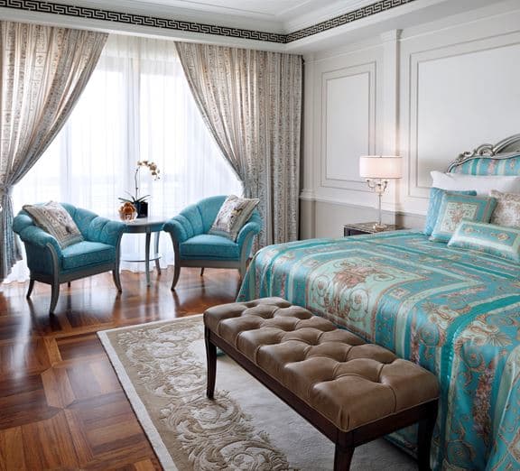 Premier Versace Creek View Camerele