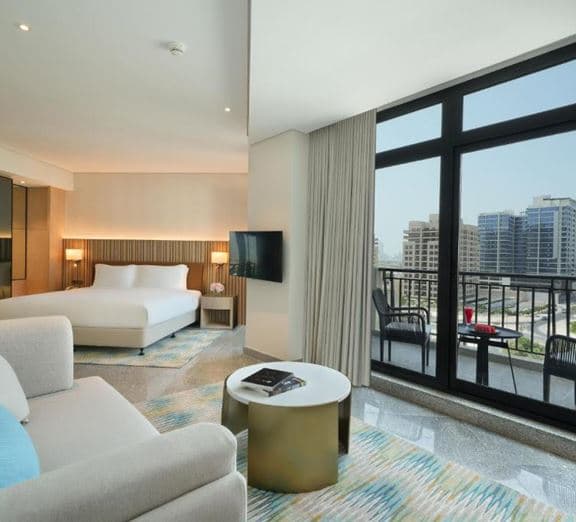 GUEST ROOM WITH BALCONY – KING BED Camerele