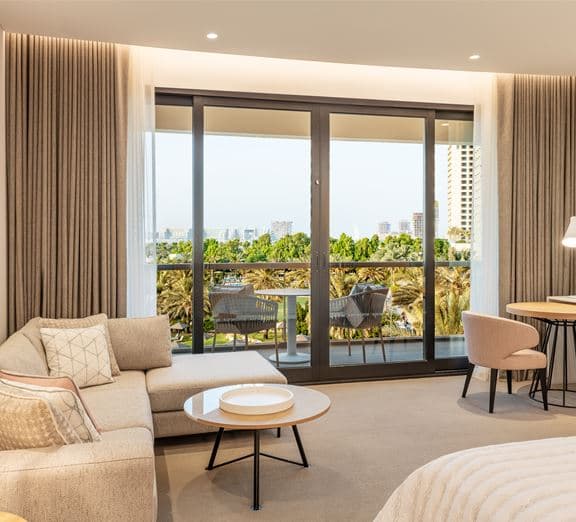 Tower Royal Club Room JBR View Camerele